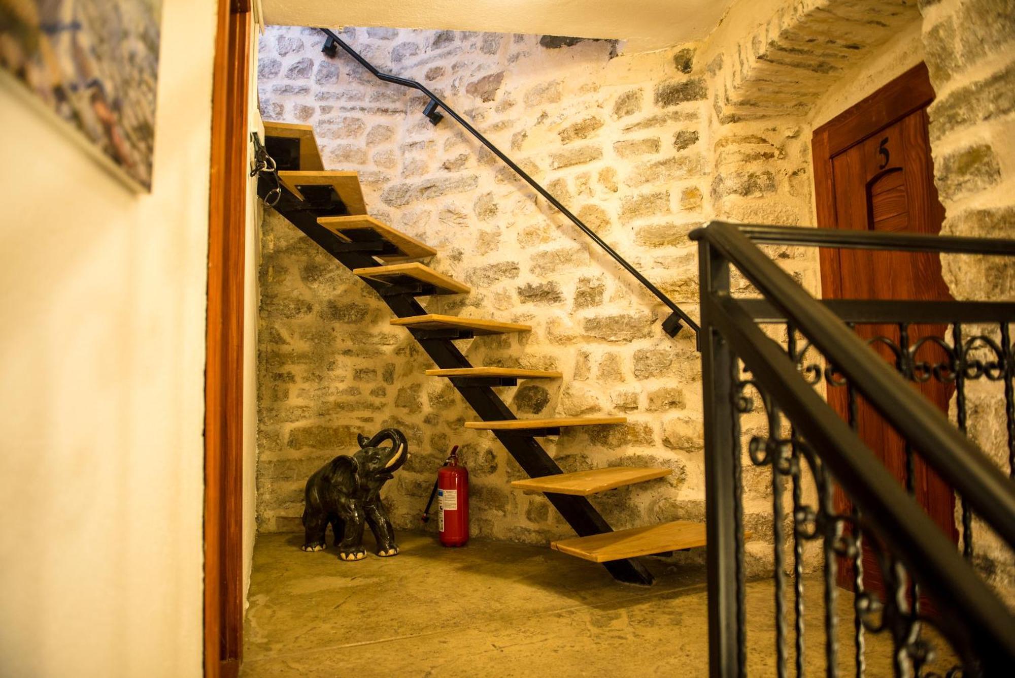 Antika Guesthouse Котор Экстерьер фото